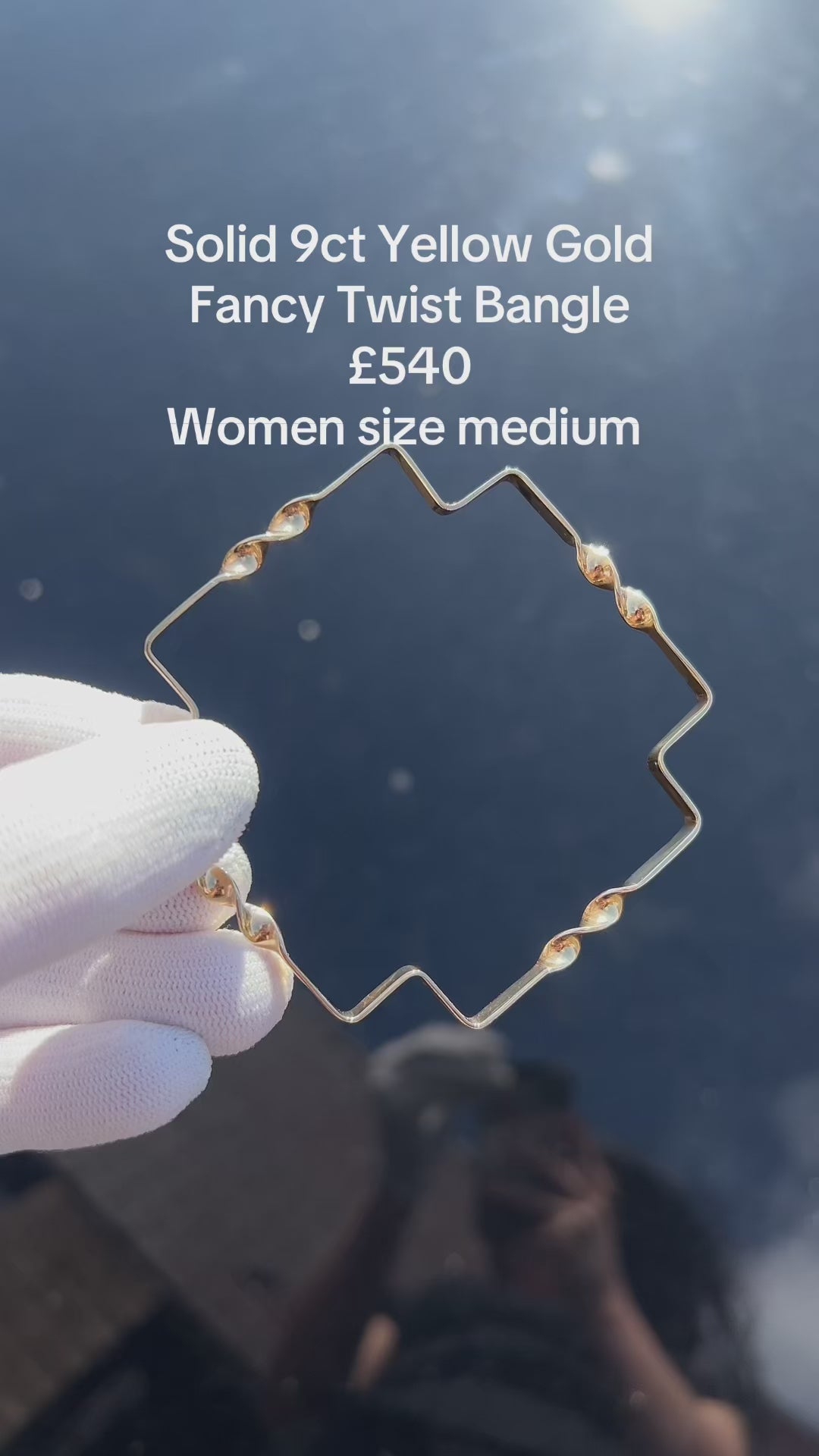 9ct Yellow Gold Fancy Twist bangle
